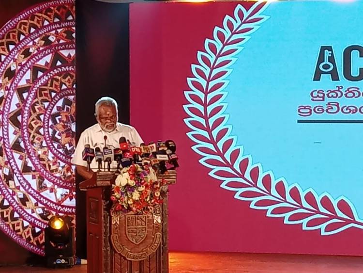 அரசாங்கம் பாரபட்சம் காட்டுவதில்லை: டக்ளஸ்