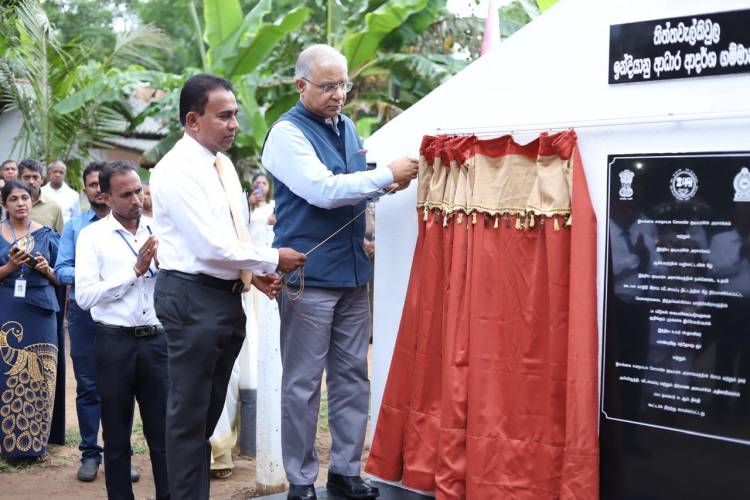 இந்தியாவின் நன்கொடையில்  மொனராகலையில் நிர்மாணிக்கப்பட்ட  மாதிரி கிராமம் பயனாளிகளிடம் கையளிப்பு